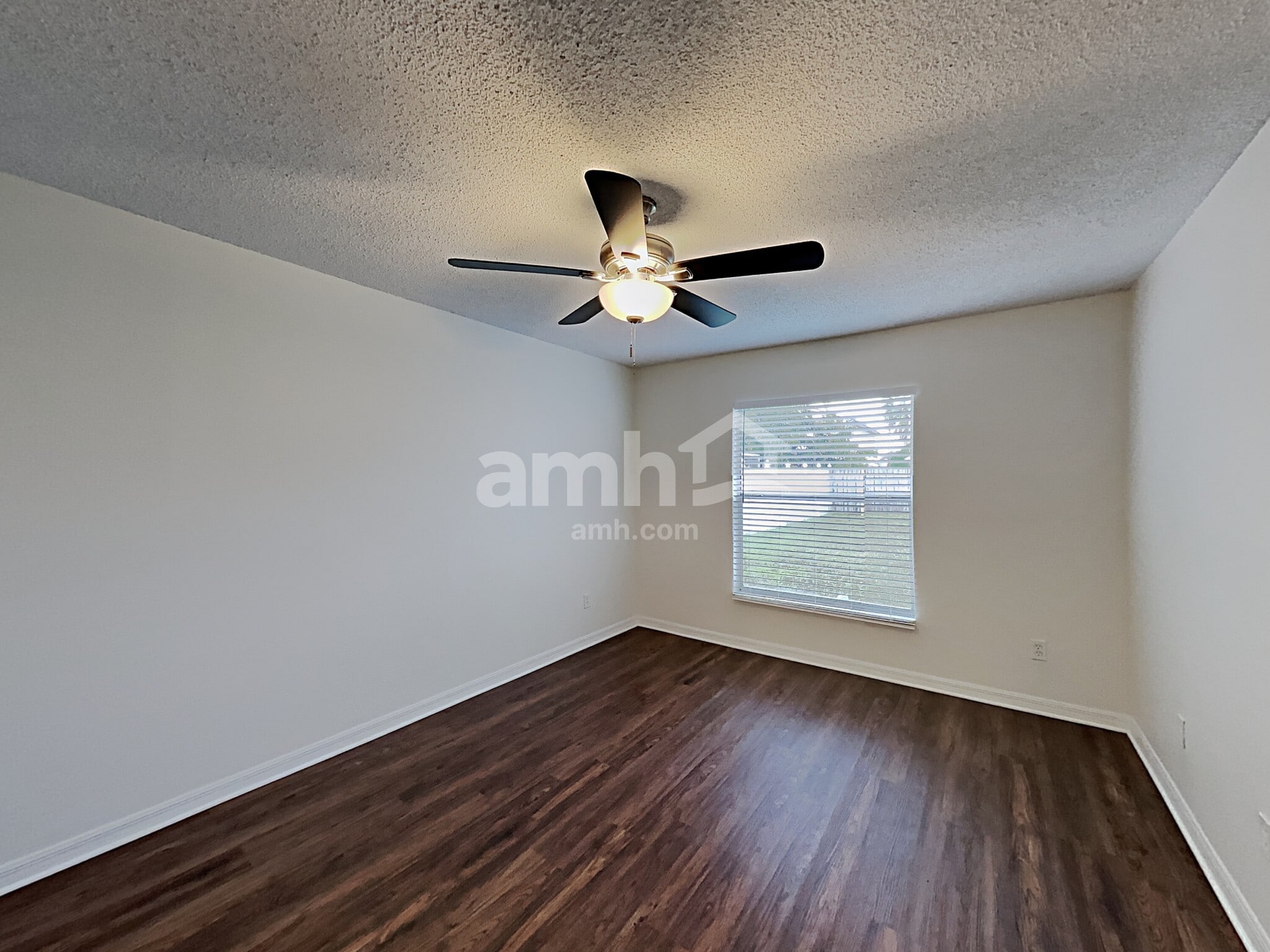 Building Photo - 105 Green Cove Ct