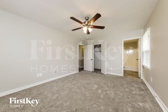 Building Photo - 2016 Claxton Dr SW