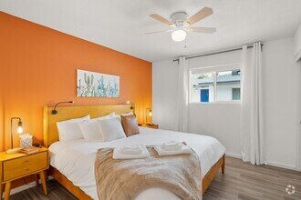Building Photo - Charming 2BR Home with Private Backyard - ...