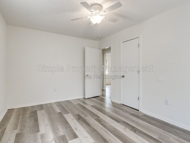 Building Photo - 14222 NE 4th St