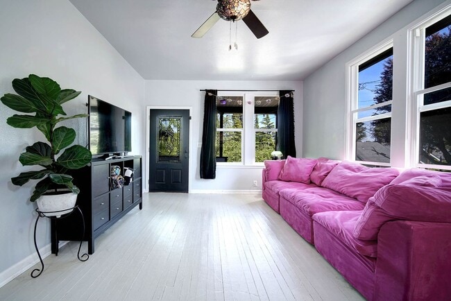 Building Photo - 13027 40th Ave S