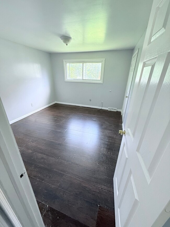 Building Photo - 161 Martin St