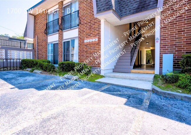 Building Photo - 1700 SW 16th Ct