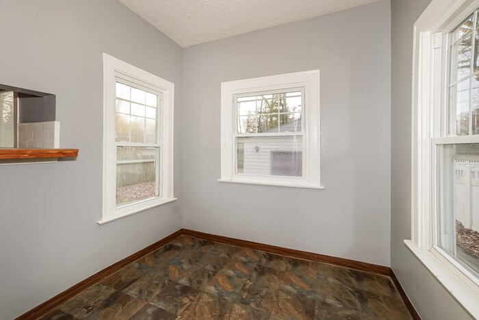 Building Photo - 12996 Cedar Rd