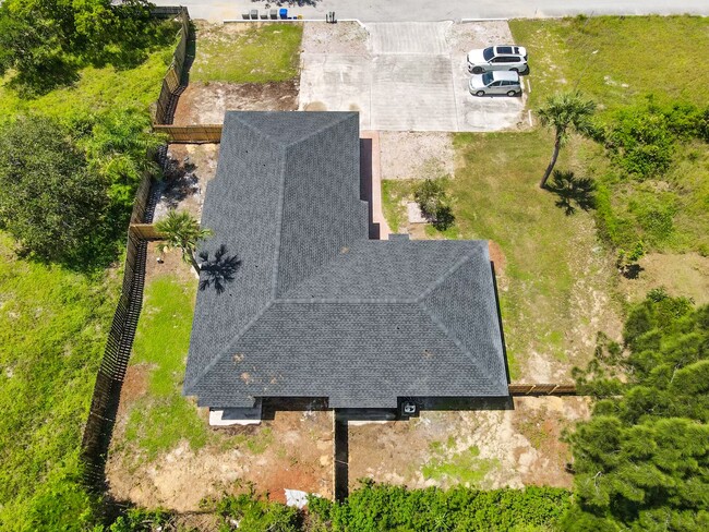 Building Photo - 9370 Hi Dr