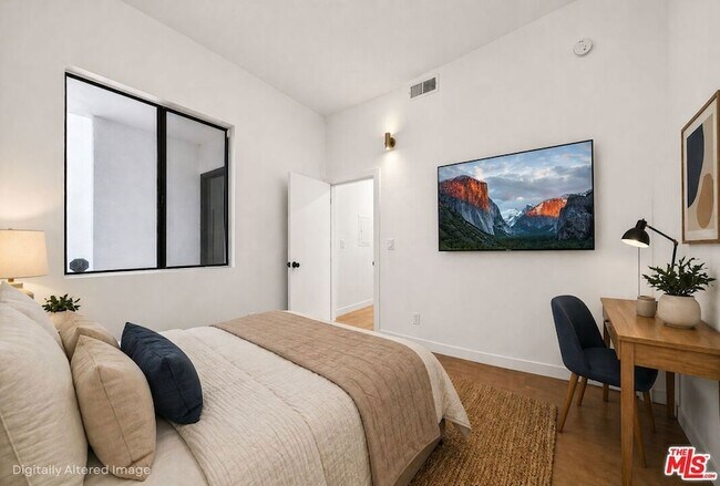 Building Photo - 12030 Valleyheart Dr