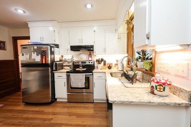 Building Photo - 19 Burton Terrace