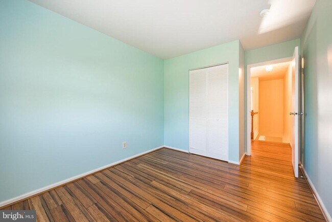 Building Photo - 3930 Gatehouse Lane