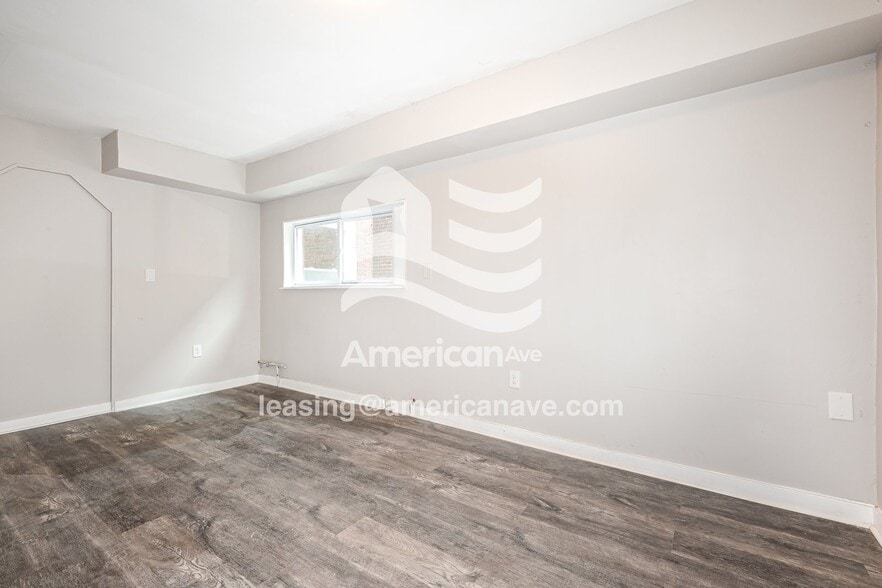 Building Photo - 214 S Millvale Ave