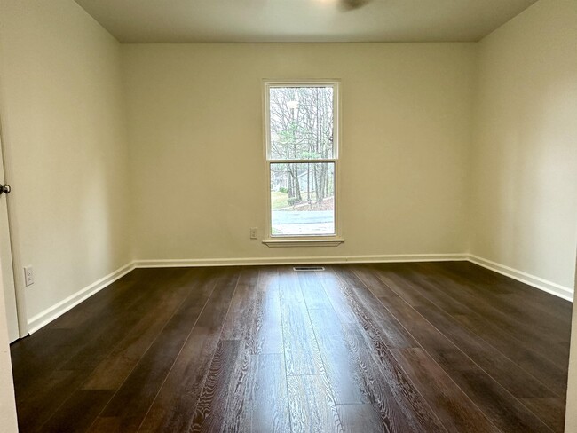 Building Photo - 2413 Pentland Dr