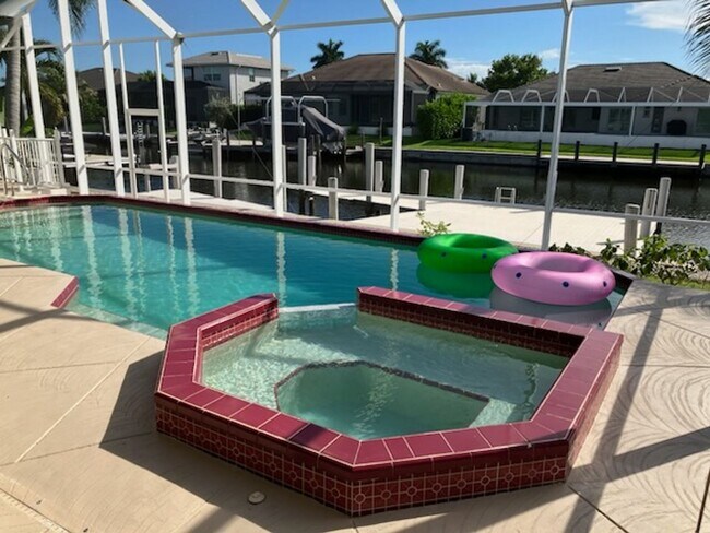 Building Photo - Home