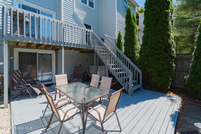 Building Photo - 3 Deerwood Ct