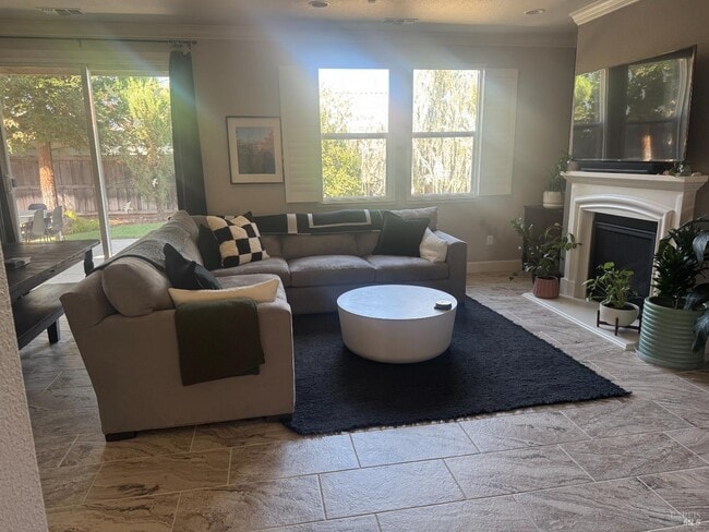 Building Photo - 261 Joyce Dr