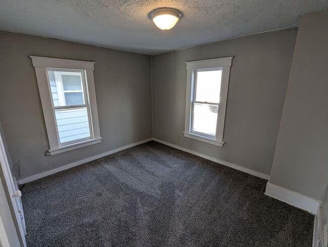 Building Photo - Land Contract Opportunity – $89,900 with j...