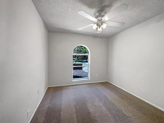 Building Photo - 917 Bower Dr