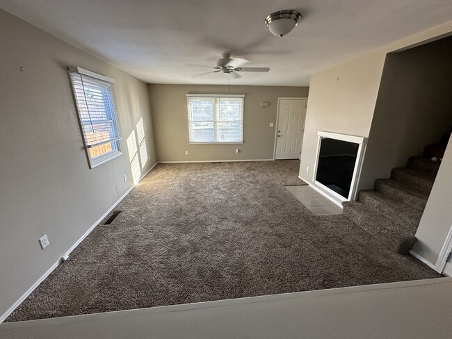 Building Photo - 202 S Westview Ter