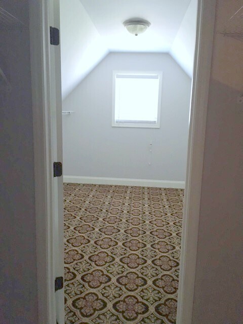 Building Photo - 5 Robert de Brus Cir