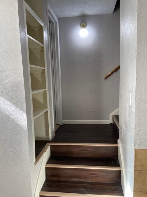 Building Photo - 13620 Rosewood St