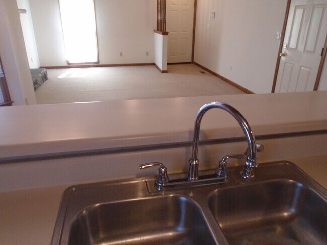 Building Photo - 921 Glen Reilly Dr