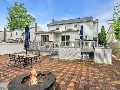Primary Photo - 548 Birchwood Rd