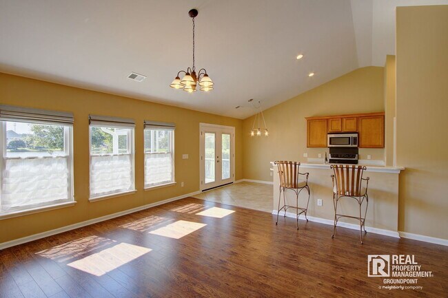 Building Photo - 97 Avonshire Dr