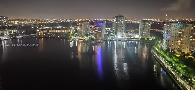 Building Photo - 18181 NE 31st Ct