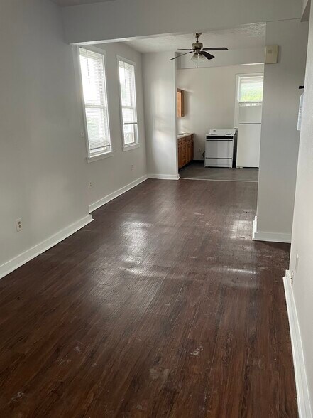 Unit #2 - 516 Center Ave