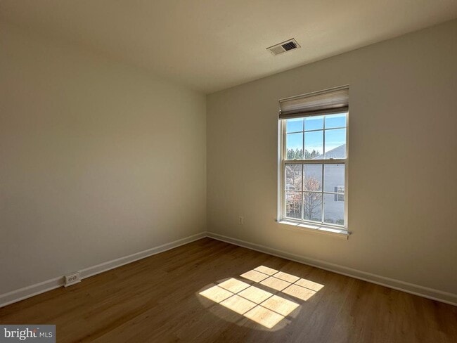 Building Photo - 25274 Gothic Square