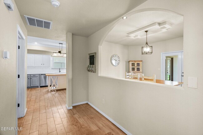 Building Photo - 6384 Franklin Gate Dr