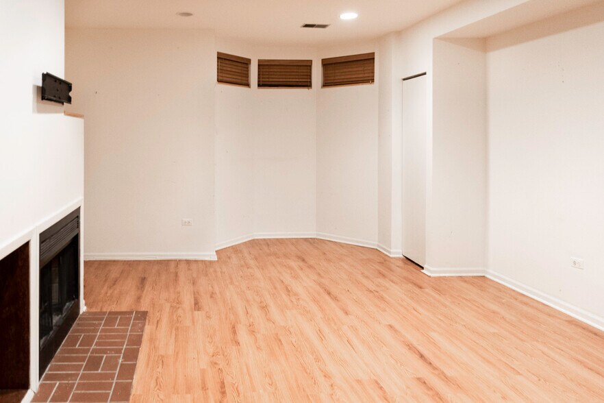 Building Photo - 1810 N Fremont St