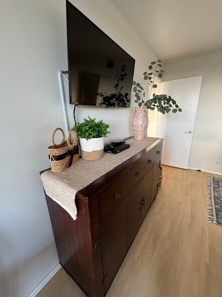 Building Photo - 600 Egret Cir