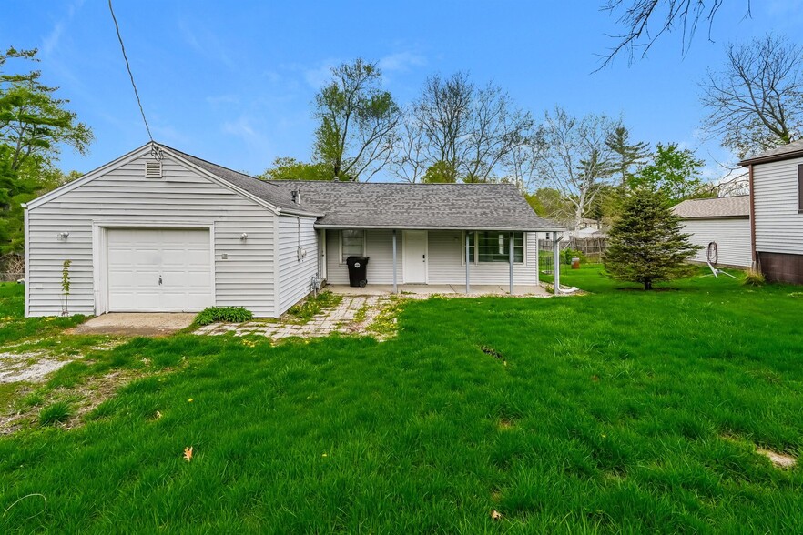 Primary Photo - 305 Morton St