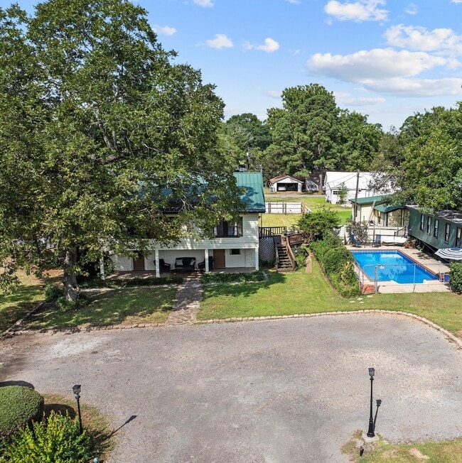 Building Photo - 107 St John St