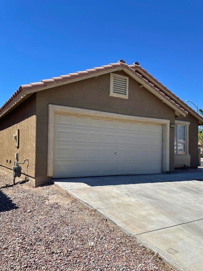 Building Photo - NEWLY RENOVATED 3BD/2BA SINGLE FAMILY HOME IN NORTH LAS VEGAS!