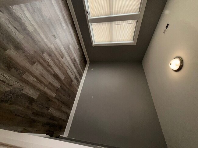 Building Photo - 6444 S Eberhart Ave