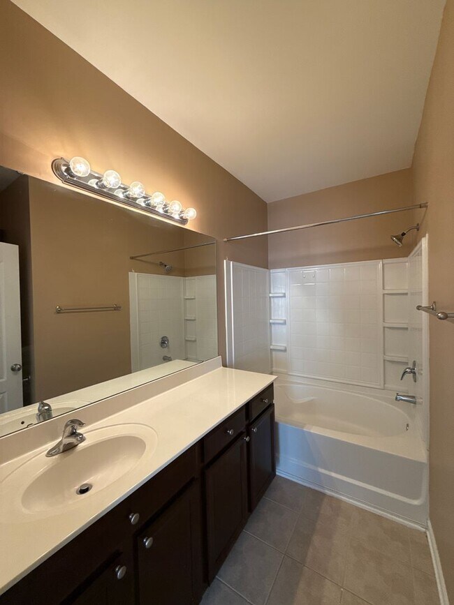 Building Photo - 8636 Beaver Creek Dr