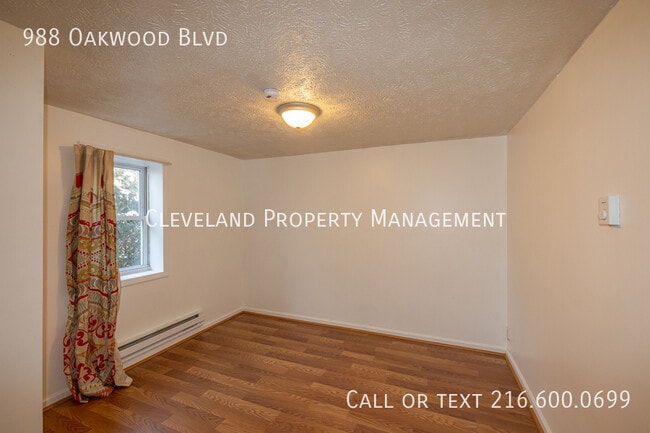 Building Photo - 988 Oakwood Blvd