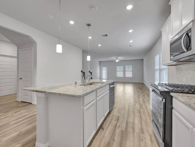 Building Photo - 6919 Ventura Dr