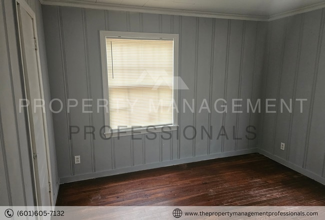 Building Photo - 2871 Fairhill Dr