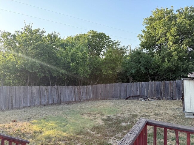 Building Photo - 2110 Lariat Trail