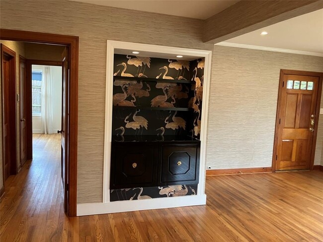 Building Photo - 1916 W 39th St