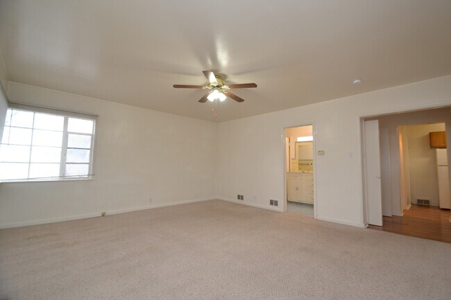 Building Photo - 1594 1/2 S 1100 E