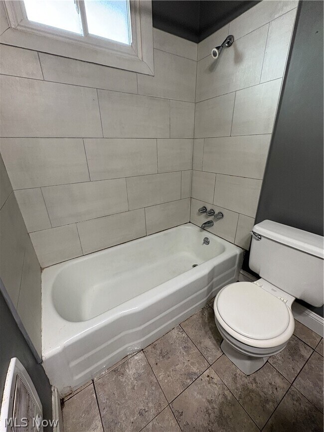 Building Photo - 74 Homestead Dr