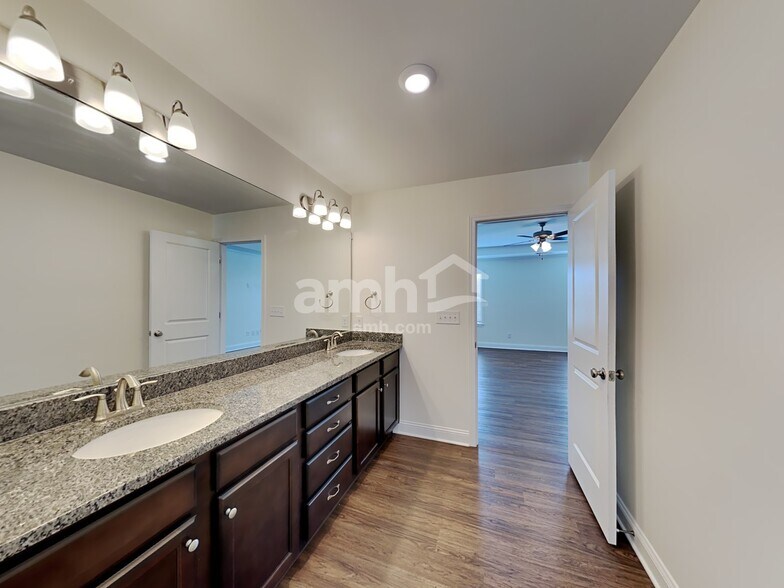 Building Photo - 2745 Bison Ct