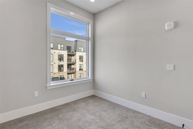 Building Photo - 16460 Wildhorse Lk Blvd