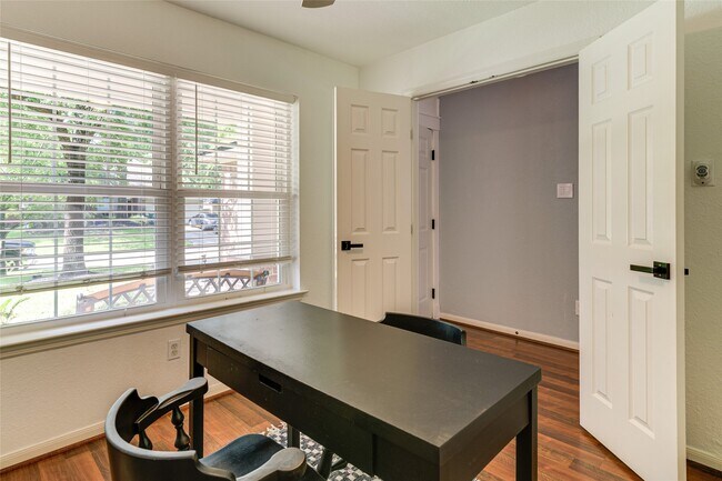 Building Photo - 34 Steep Trail Pl