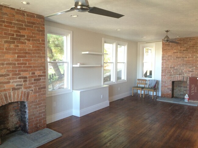 Building Photo - 301 Belonda St