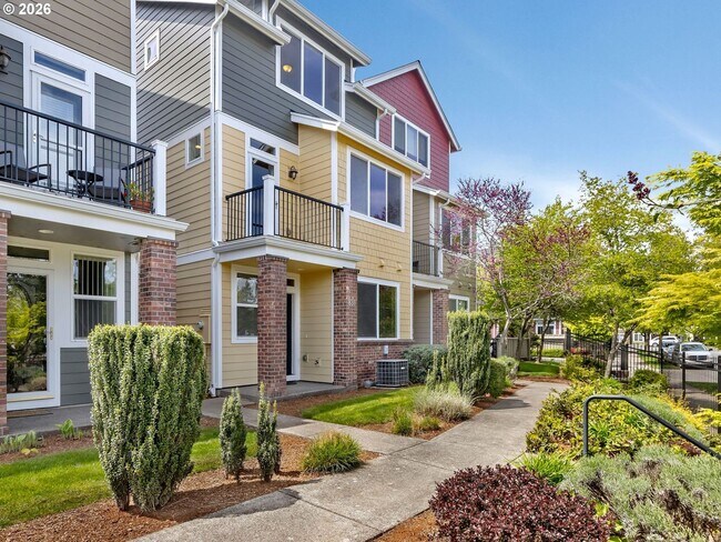 Building Photo - 830 NW Council Dr