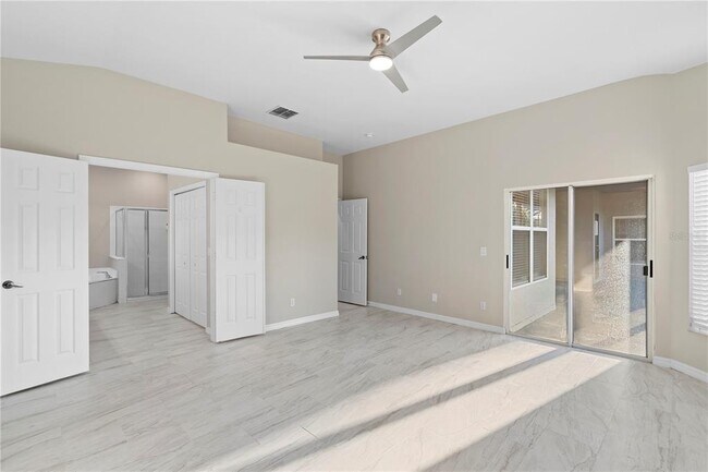Building Photo - 9885 Montclair Cir