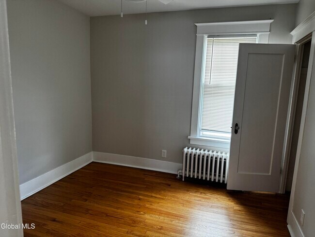 Building Photo - 122 Pinewoods Ave